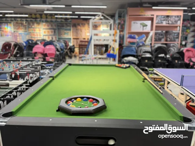 طاولة البلياردو وطاولة التنس وطاولة الهوكي الهوائي وطاولة ال 3 ب1 وطاولة ال4ب1