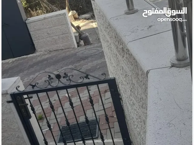 شقه للبيع في بطن الهوى طابق ارضي مع حديقه قرب كل شي شهي ودوار سريه رام الاه امكانيه التقسيط