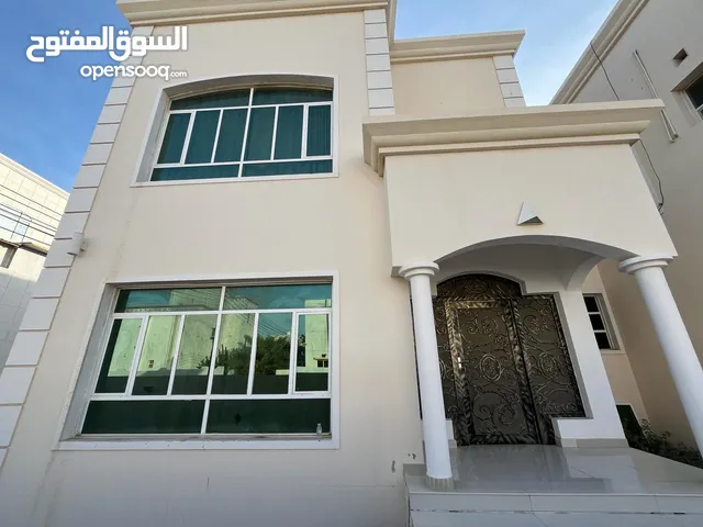 منزل للايجار جزء من توين فيلا بمدخل جانبي بالموالح الجنوبية للعوائل فقط