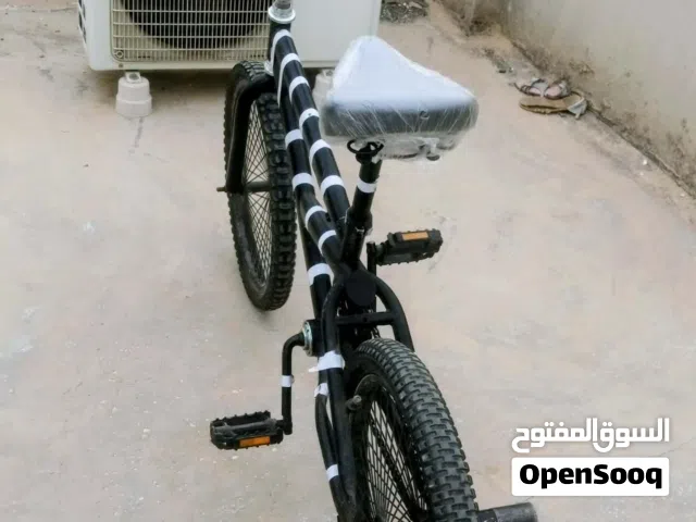 الماركة:امريكي          الموديل:فري ستايل                                               الحجم:جنط 20