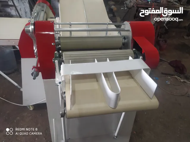عده مخبز للبيع رقاقات جديده وفرن وعجانه وقطاعه