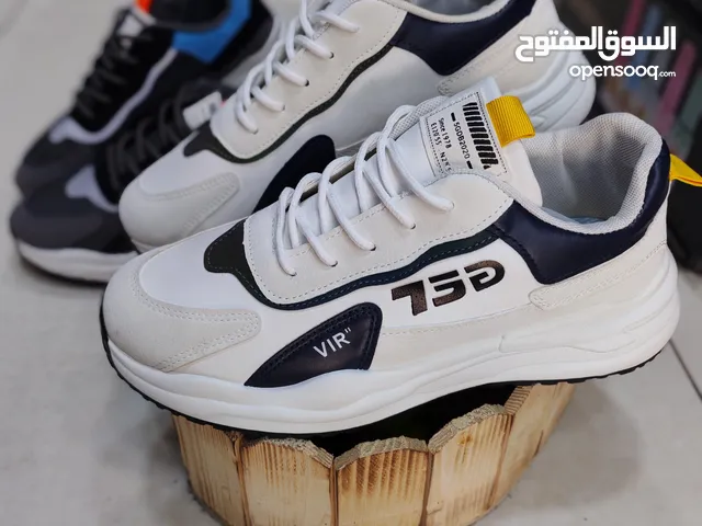 بوط سبور شيك. جالي