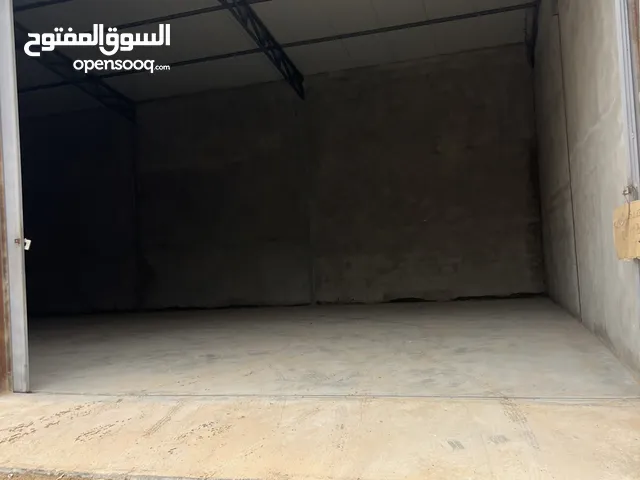 هنقر الايجار مساحه الهنقر 237 الطول 6 متر سقف سندوتش موصل بي كهرباء