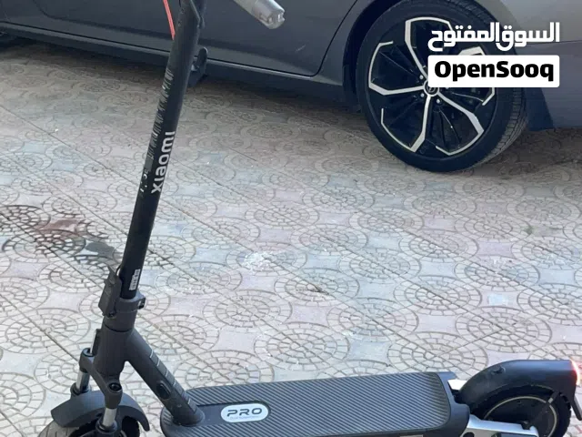 للبيع سكوتر Xiaomi 5 Pro بحالة فوق الممتازة! مع ضمان