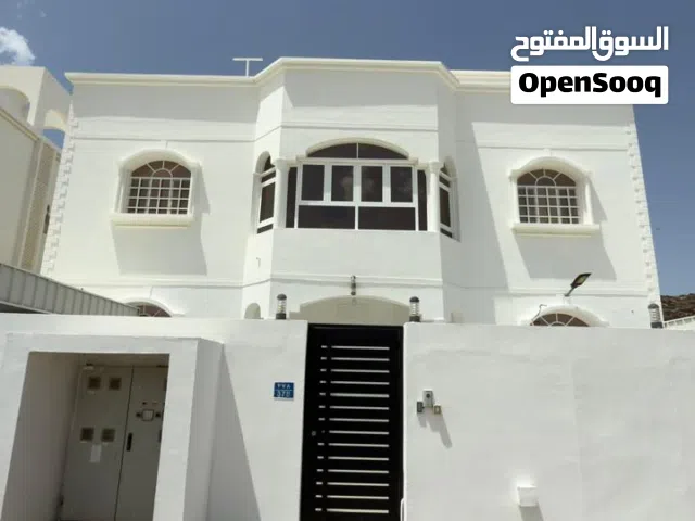 فيلا للبيع في العامرات السادسة شارع الرحبة أرخص سعر في موقع حيوي