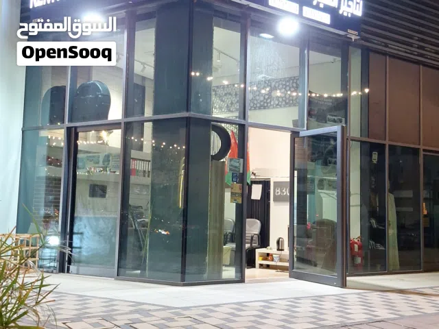 محل في سكوير العذيبه موقع ممتاز بابين على زاويه مدخل المجمع