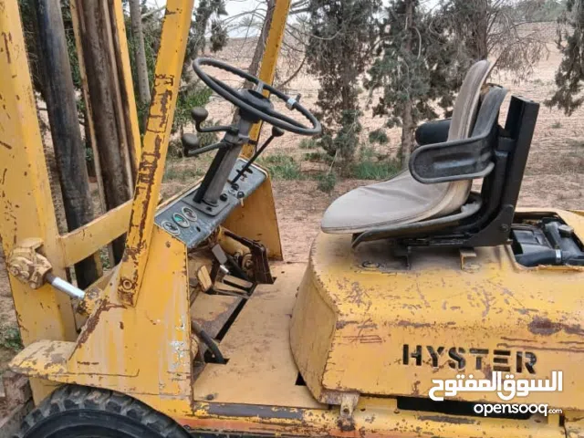 فوركة هاستر محرك بيركنز  الحمولة 3 طن