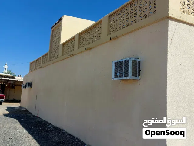 منزل شعبي للبيع من قسمين (منزليين) يمكنك السكن او تأجيره  . فرصة لا تعوض