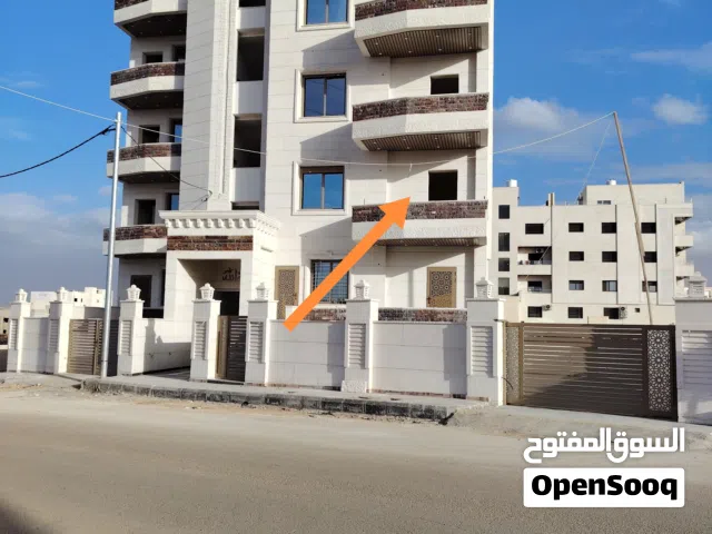 شقة مميزه 165م اول فني للبيع خلف دوار الثقافة وبن العميد