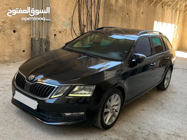 Skoda Octavia فلللللللللل مع بانوراما ب الورقه 2000 ديزل اوتوماتيك