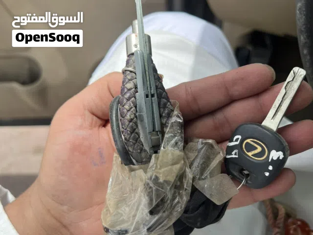 للبيع مفتاح لكزز 400 موديل 99
