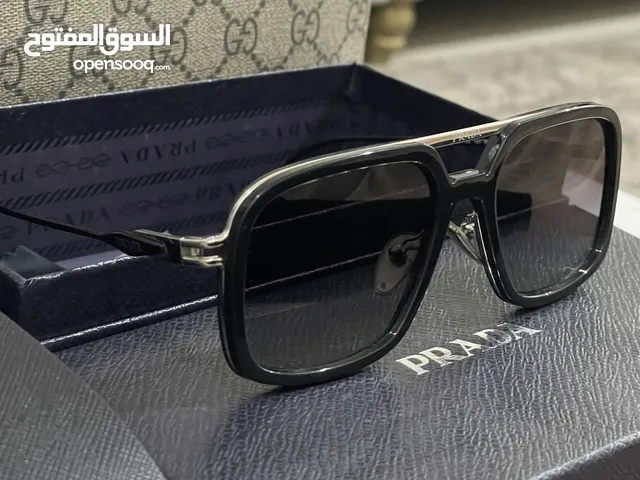 نظارة Prada اصليه مع جميع اغراضها احدث اصدار سعرها بالوكيل 135
