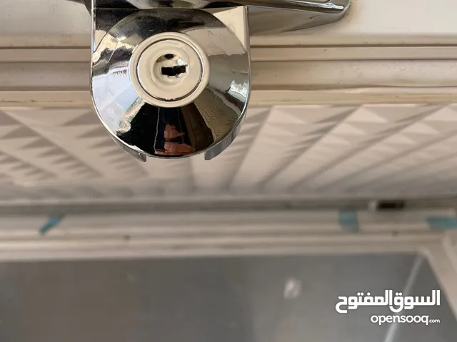 فريزر جنرال بطح ابيض