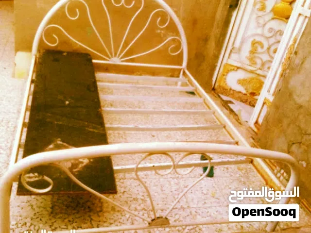 جرباية.  حديد.  مستعملة شي قليل  + نفرين حديد مستعملة شي قليل جرباية نفرين مستعملة شي  قليل. + نفرين