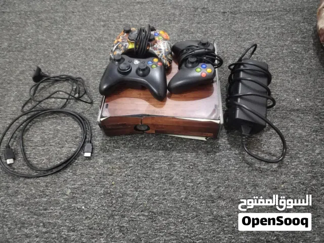 السلام عليكم بلي اكسبوكس 360 مستعمل مع 3يدات بي24لعبه
