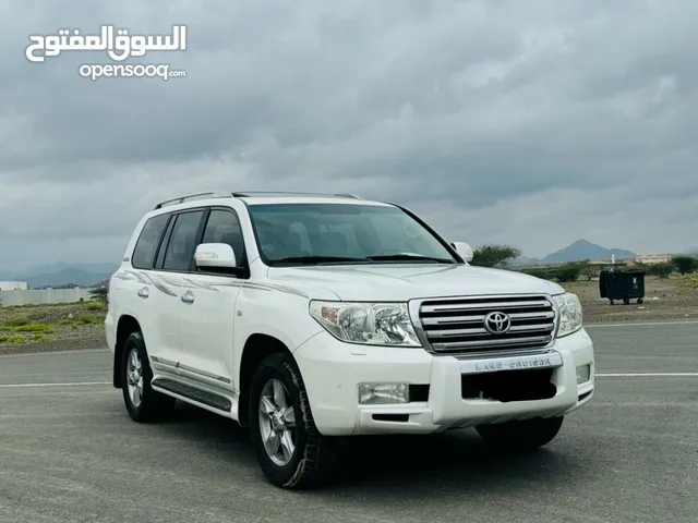 Toyota Land Cruiser 2014 in Al Dakhiliya
