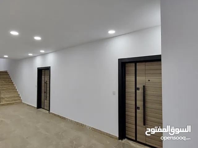 140 m2 Offices for Sale in Benghazi Beloun