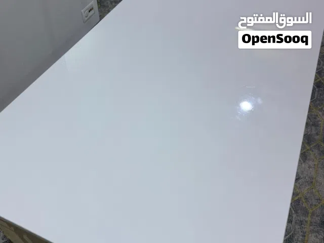 ميز طعام وقوي استعمال قليل