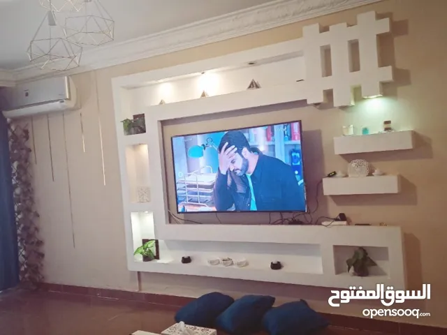 شقه لاكجري للايجار والبيع بالعفش كامل،  3 غرف وبلكونه ثاني صف من البحر الاسكندريه العصافره بحري