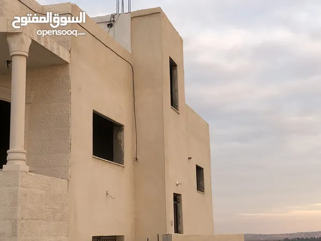 بيت طابقين للبيع بسعر مغري جدا منطقة هادئة واطلالة جميلة