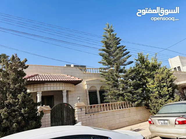 190 m2 3 Bedrooms Townhouse for Sale in Zarqa Madinet El Sharq