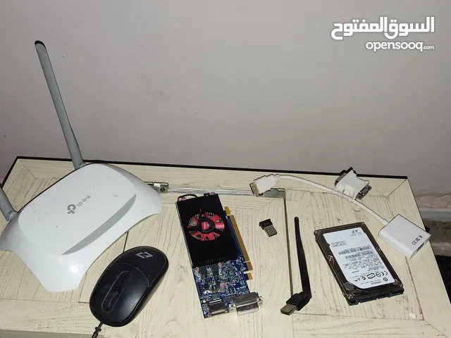 كارت شاشه و هارد و انتله بلوتوث وانتله واي فاي و ماوس و راوتر و محول شاشه لتلفزيون