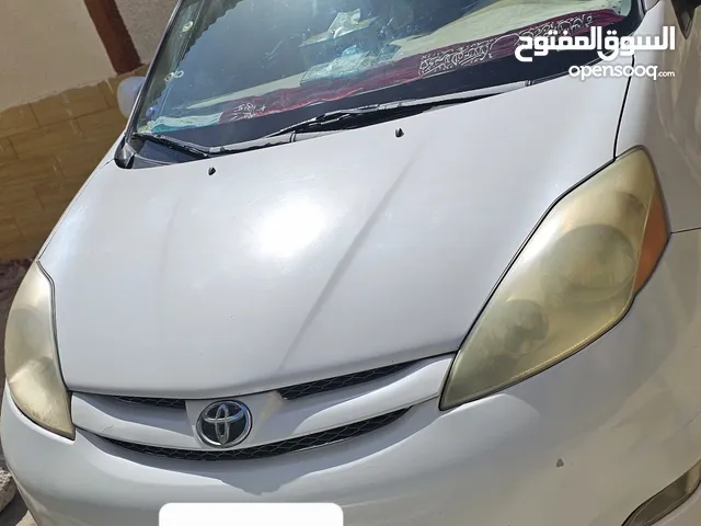 Used Toyota Sienna in Ajman