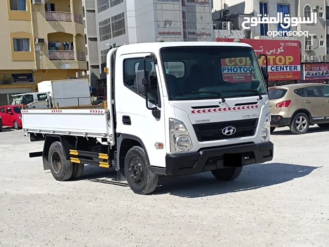 HYUNDAI EX5-SIX- WHEEL TRUCK/MODEL 2020