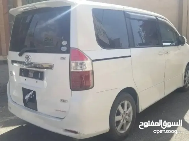 Toyota Voxy 2009 in Sana'a