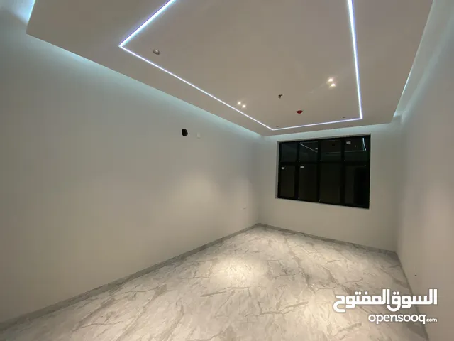 فرصة لا تعوض شقه سكنية واحدة فقط للبيع اول ساكن. في الحد القديم قريب جدا من جميع الخدمات