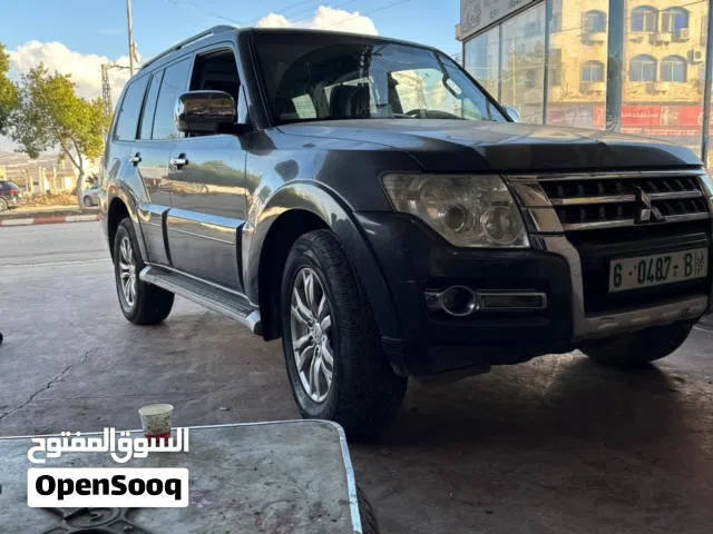 2015 ميتسوبيشي باجيرو Standard