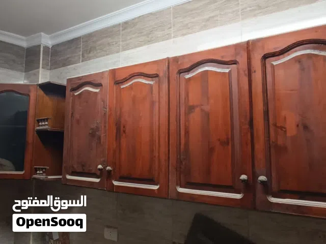 مطبخ خشب بالكامل (بحالة جيدة)