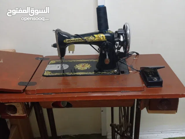 ماكينه خياطه نوع سنجر للبيع بحاله ممتازه بسعر مغري 45دينار