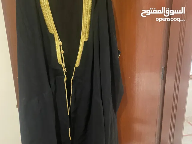 بشوت رجاليه ايجار لون اسود بس