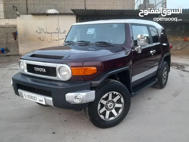 Used Toyota FJ in Gharyan