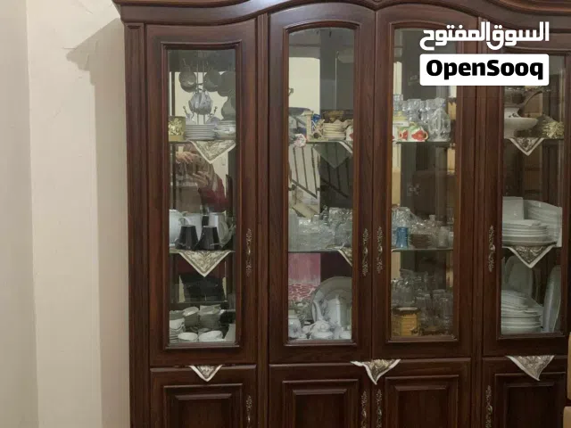 بوفي لوح ايطالي مستعمل مفكوك حجم نفس في صورة