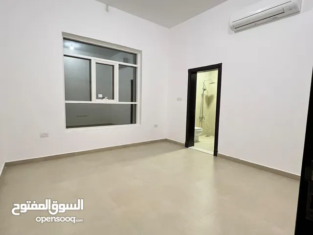 شقة 4 غرف وصالتين 5حمام اول ساكن للايجار في مدنية الرياض جنوب الشامخه