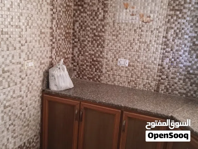 شقة و مخزن للايجار منطقة الرمثا البويضة