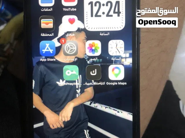 ايفون 11عادي ضهره مكسور بس