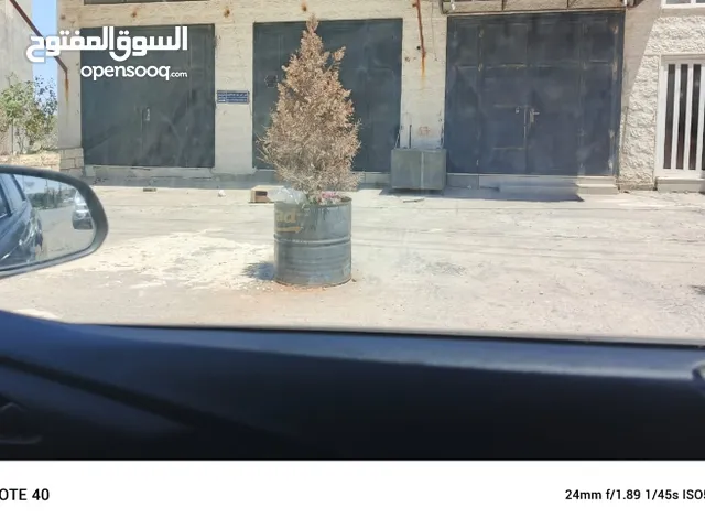 مخازن للايجار(الكرك_ابو حمور_بجانب مديريه الزراعه-للاسفسار التواصل على الرقم الي بالوصف)
