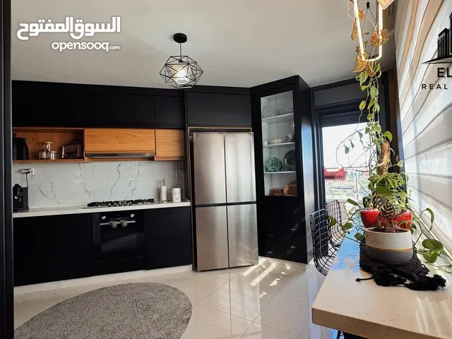 شقه طابقيه البيره بجانب مدرسة الهاشمية مساحه 181 متر صافي عماره 6 طوابق فقط وكل طابق شقه بسعر مميز
