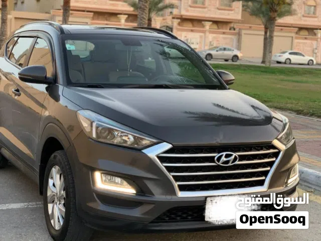 النوع : هيونداي - توسان الفئه : بنزين الموديل: 2019 العداد : 189 الف الماكينه 1600 موتر يبغى له