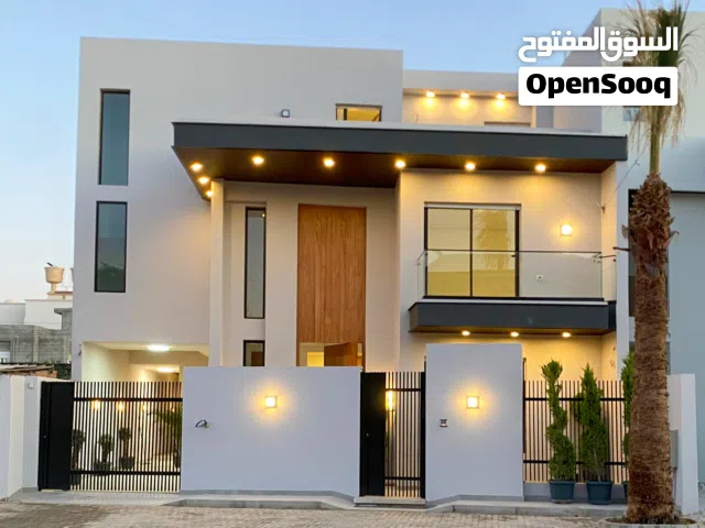 لو تدور على فيلا دبل هاي فخمة في السراج... ركّز في العرض هذا داخل المخطط + صرف صحي دولة + شارع 16م
