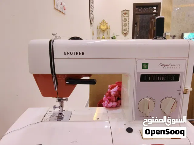 مكينه خياطه برذر كومبال جديدة ونضيفه  وكل عطل مابيه ولا داخله تصليح