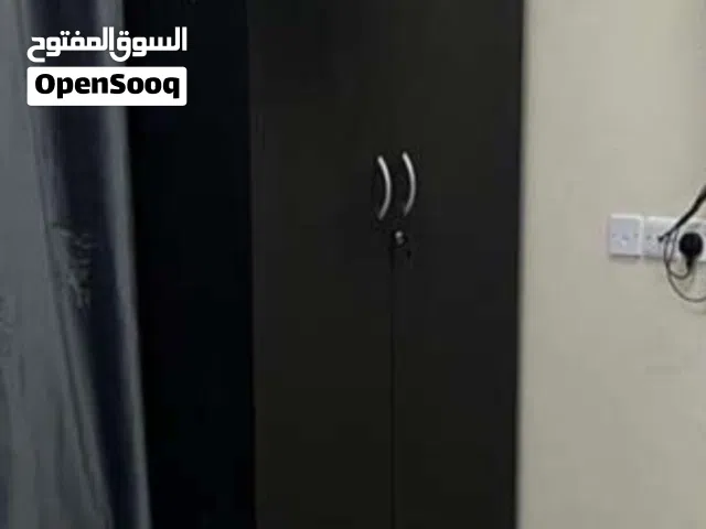 دولاب خشبي حالته جدا ممتازه