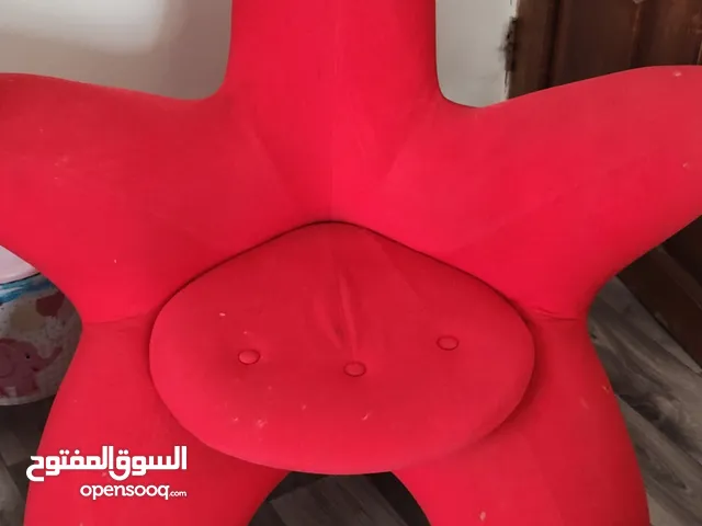 للبيع أخذته با150دولار للبيع كرسي كنب نوعيه خارجي بسعر 26000الف لاغير عمله قديم