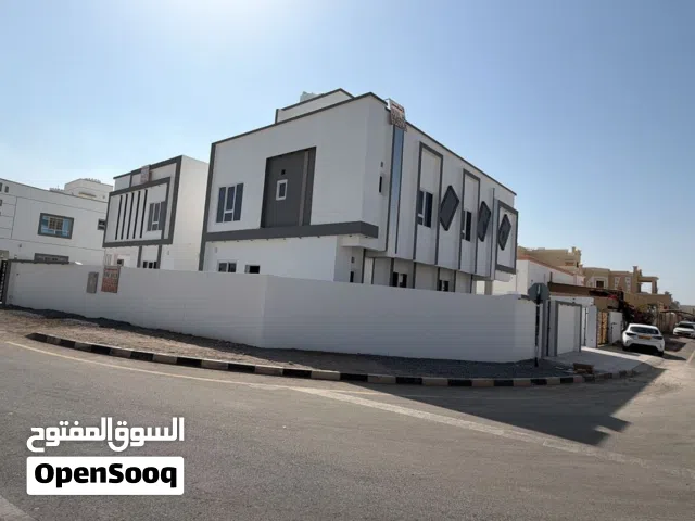 للبيع توين فيلا فاخرة في بركاء – صومحان  تصميم عصري وموقع هادئ