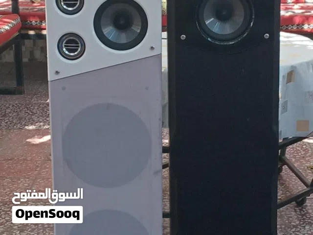 سماعات مشغل يو بي أس وبلتوث شبه جديد وبها مايك