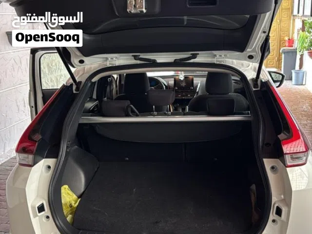 2023 ميتسوبيشي اكلبس Standard