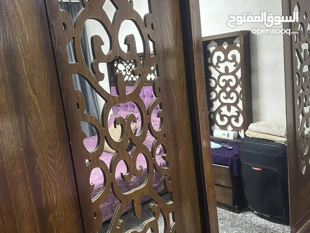 للييع خزانه ومعها تخت فقط